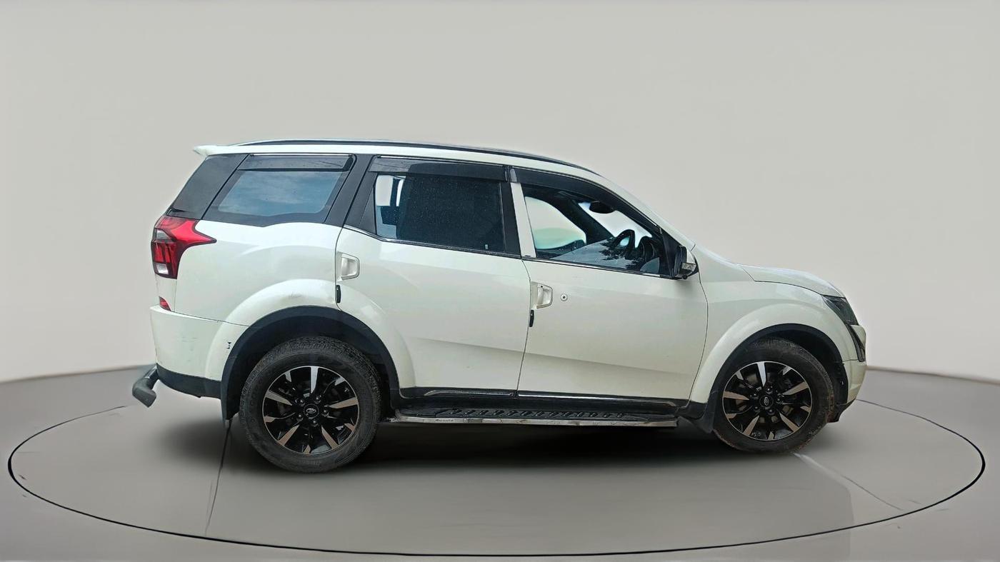2018 Mahindra XUV500 W11, Diesel, Manual, 1,18,671 km, exterior