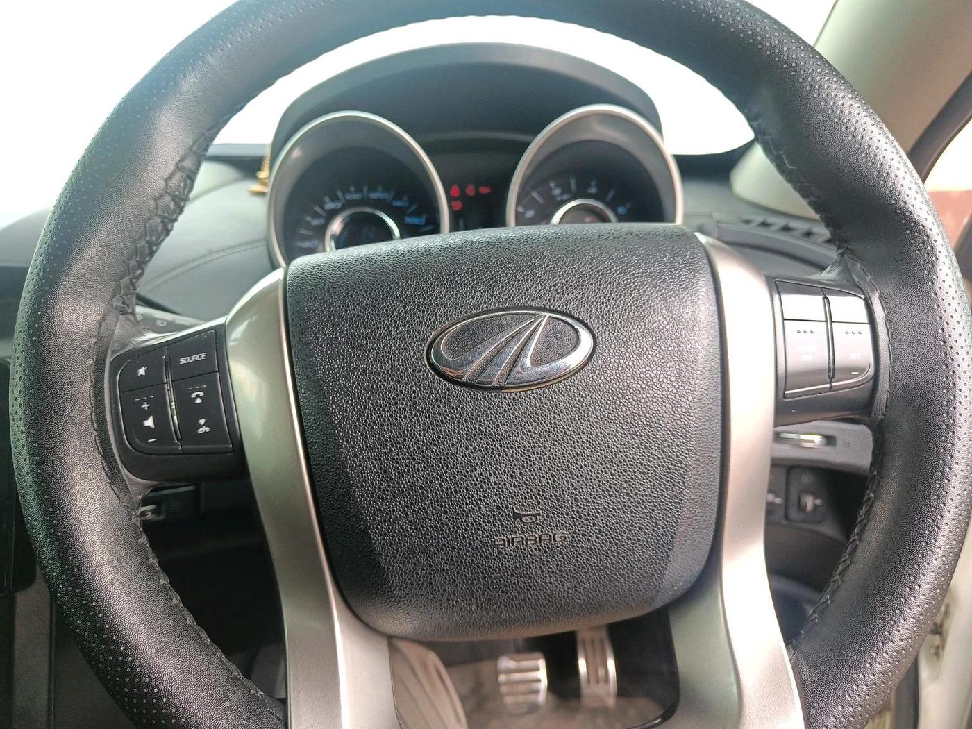 2018 Mahindra XUV500 W11, Diesel, Manual, 1,18,671 km, interior