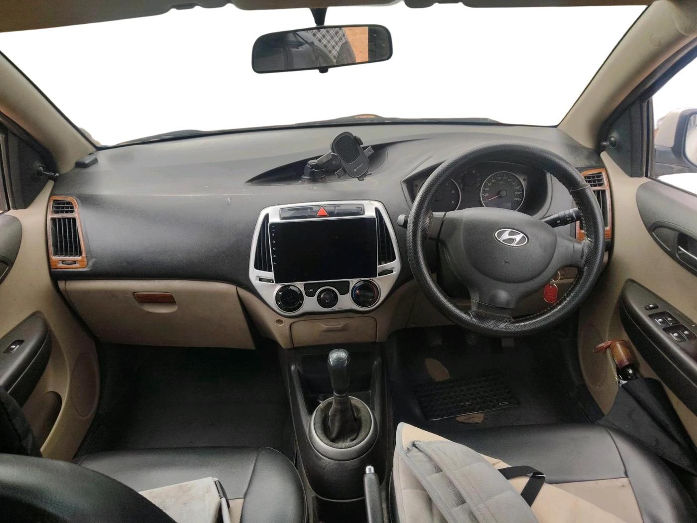 2013 Hyundai i20 MAGNA 1.4 CRDI, Diesel, Manual, 1,42,148 km, interior