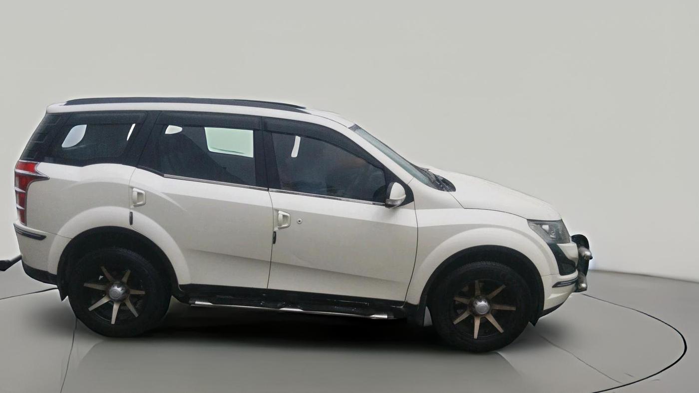 2015 Mahindra XUV500 W6, Diesel, Manual, 1,34,074 km, exterior