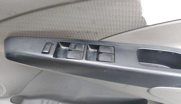 2011 Toyota Etios G, Petrol, Manual, 80,216 km, interior