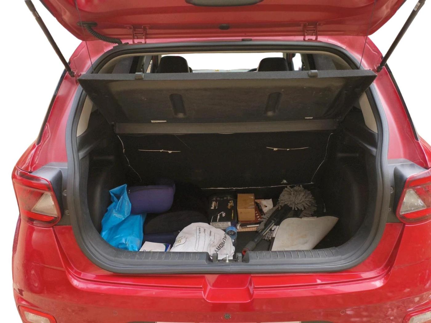 2022 Hyundai VENUE S 1.2, Petrol, Manual, 44,416 km, exterior