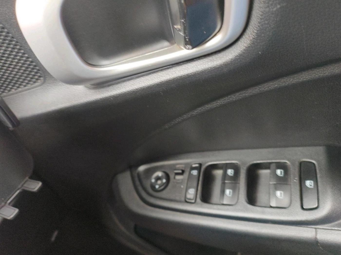 2022 Hyundai VENUE S 1.2, Petrol, Manual, 44,416 km, interior