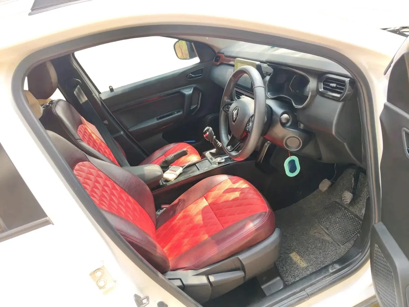 2023 Renault Kiger RXZ MT, Petrol, Manual, 21,091 km, interior