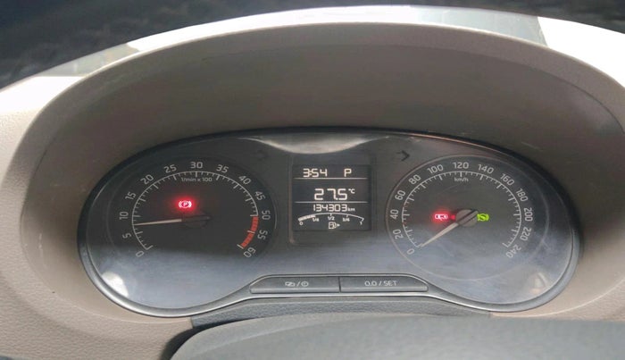 2016 Skoda Rapid 1.5 TDI CR STYLE PLUS AT, Diesel, Automatic, 1,34,303 km, interior