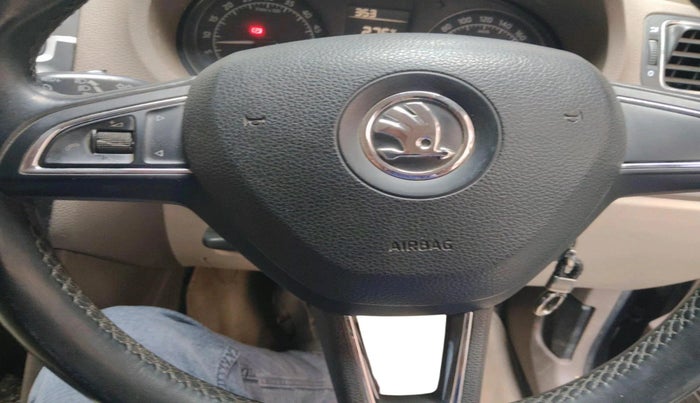 2016 Skoda Rapid 1.5 TDI CR STYLE PLUS AT, Diesel, Automatic, 1,34,303 km, interior