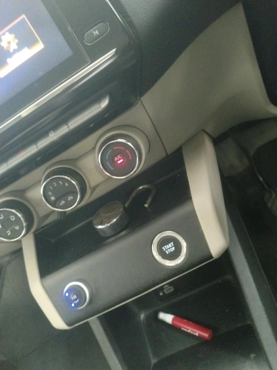 2020 Renault TRIBER RXZ, Petrol, Manual, 77,393 km, interior