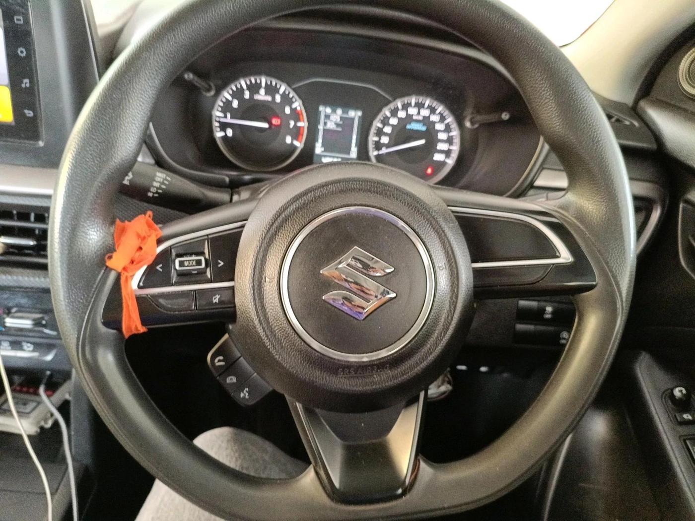 2022 Maruti BREZZA VXI SMART HYBRID, Petrol, Manual, 48,583 km, interior