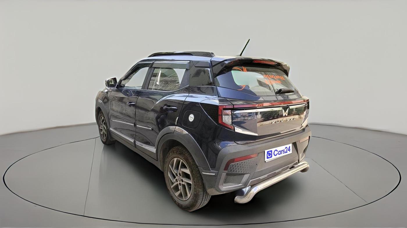 2024 Mahindra XUV 3XO AX5 1.2 L TCMPFI AT, Petrol, Automatic, 15,347 km, exterior