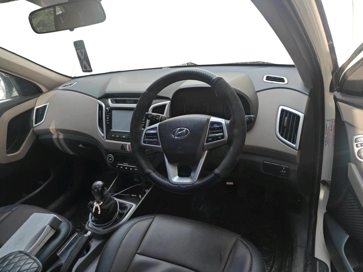 2018 Hyundai Creta SX PLUS 1.6 PETROL, Petrol, Manual, 1,90,421 km, interior