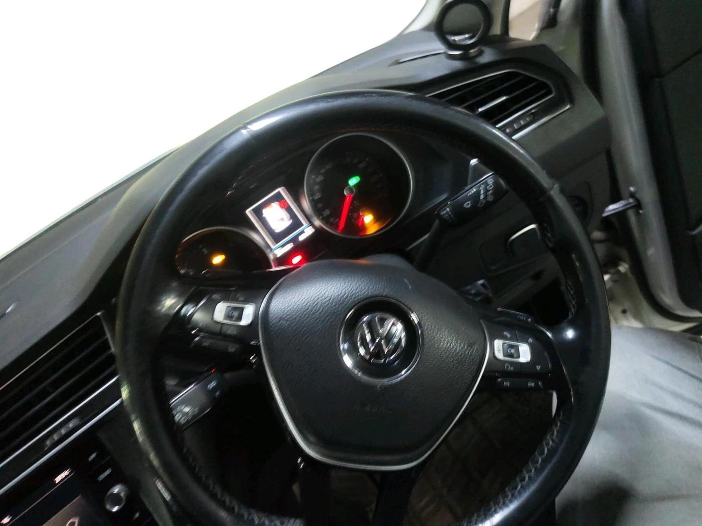 2017 Volkswagen TIGUAN COMFORTLINE TDI AT, Diesel, Automatic, 2,31,022 km, interior
