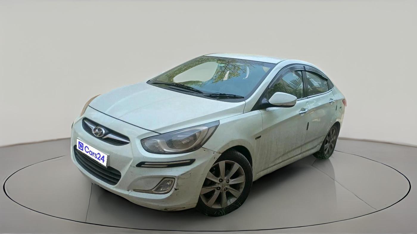 2011 Hyundai Verna FLUIDIC 1.6 CRDI SX, Diesel, Manual, 1,70,809 km, exterior