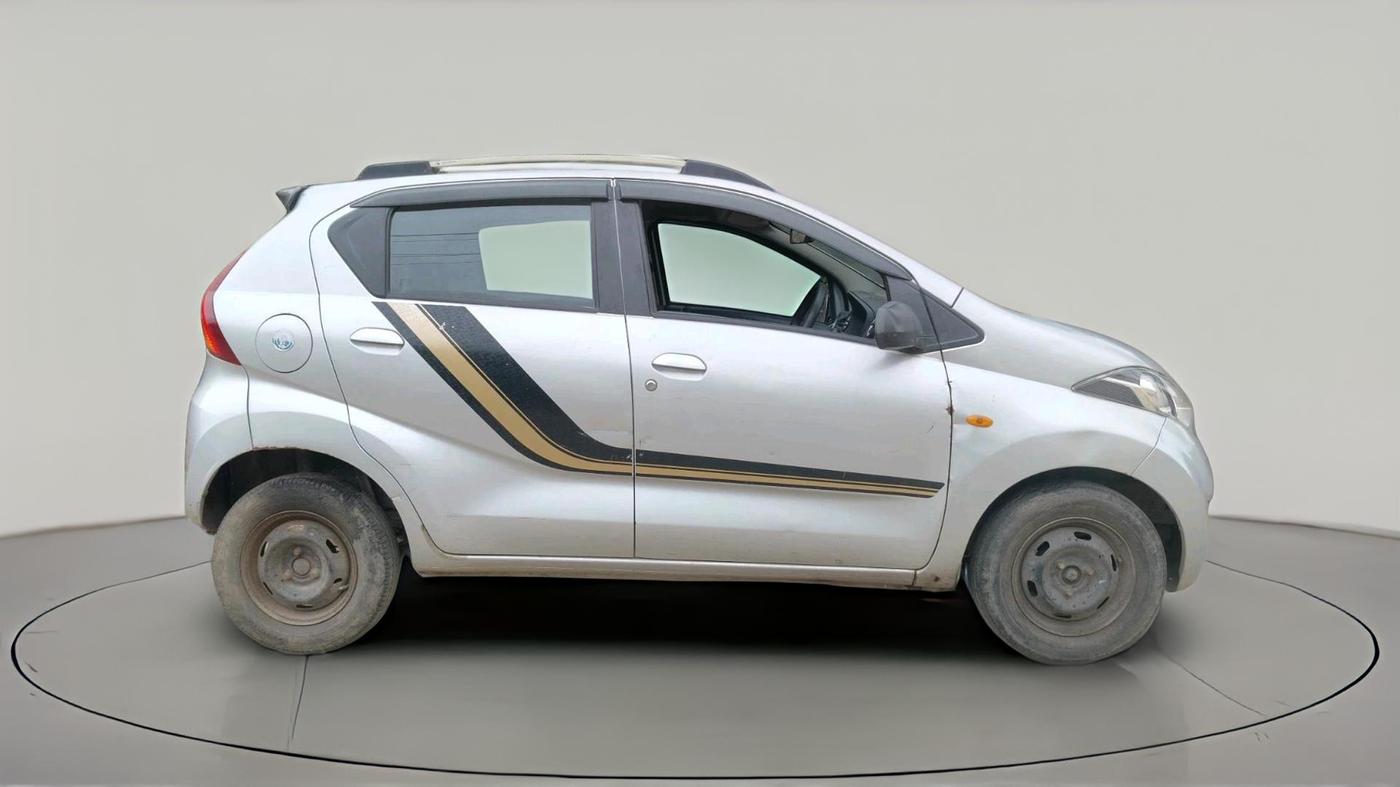 2017 Datsun Redi Go GOLD LIMITED EDITION, Petrol, Manual, 1,01,106 km, exterior