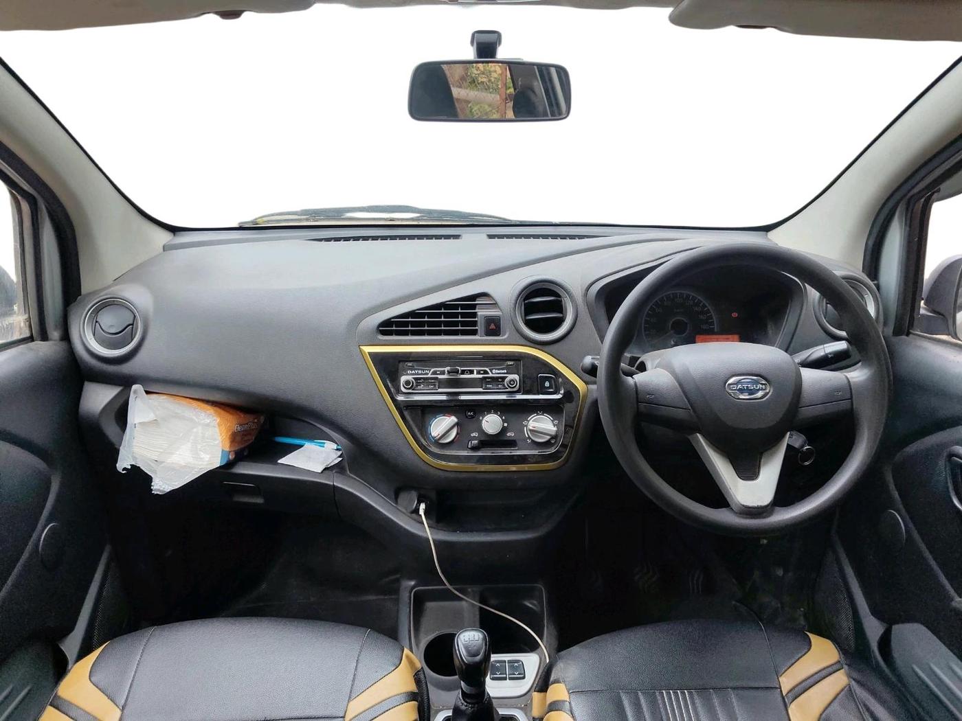 2017 Datsun Redi Go GOLD LIMITED EDITION, Petrol, Manual, 1,01,106 km, interior