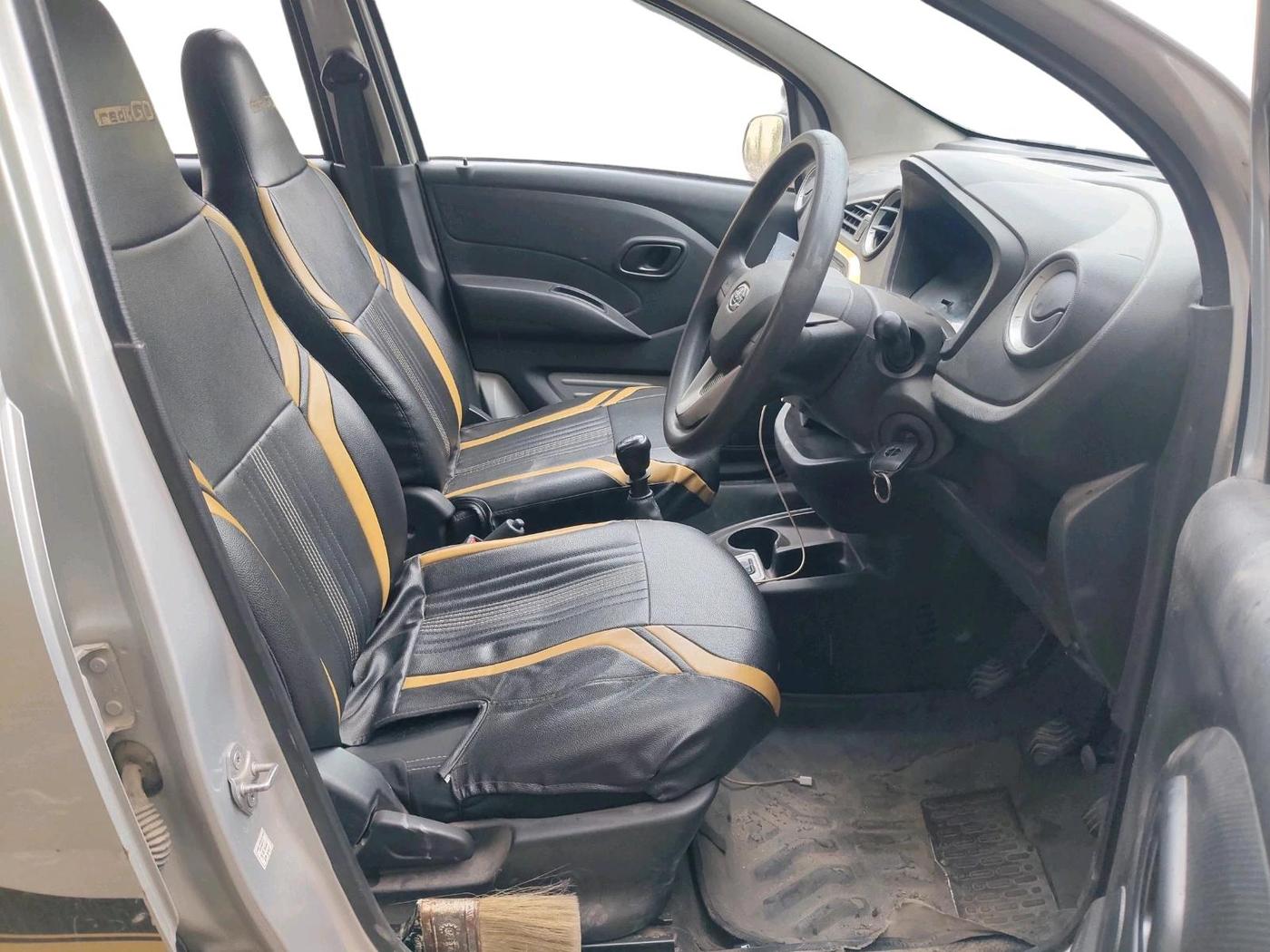 2017 Datsun Redi Go GOLD LIMITED EDITION, Petrol, Manual, 1,01,106 km, interior