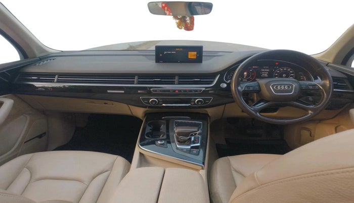2019 Audi Q7 45 TDI QUATTRO PREMIUM PLUS, Diesel, Automatic, 1,36,920 km, interior