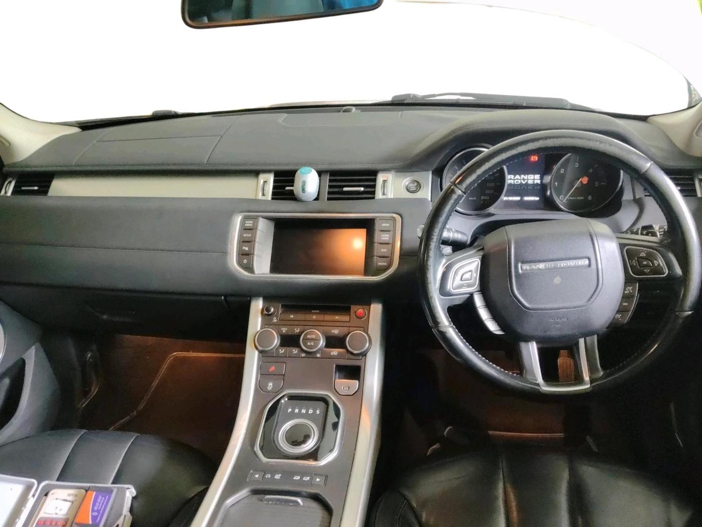 2012 Landrover Range Rover Evoque PURE SD4, Diesel, Automatic, 1,24,652 km, interior