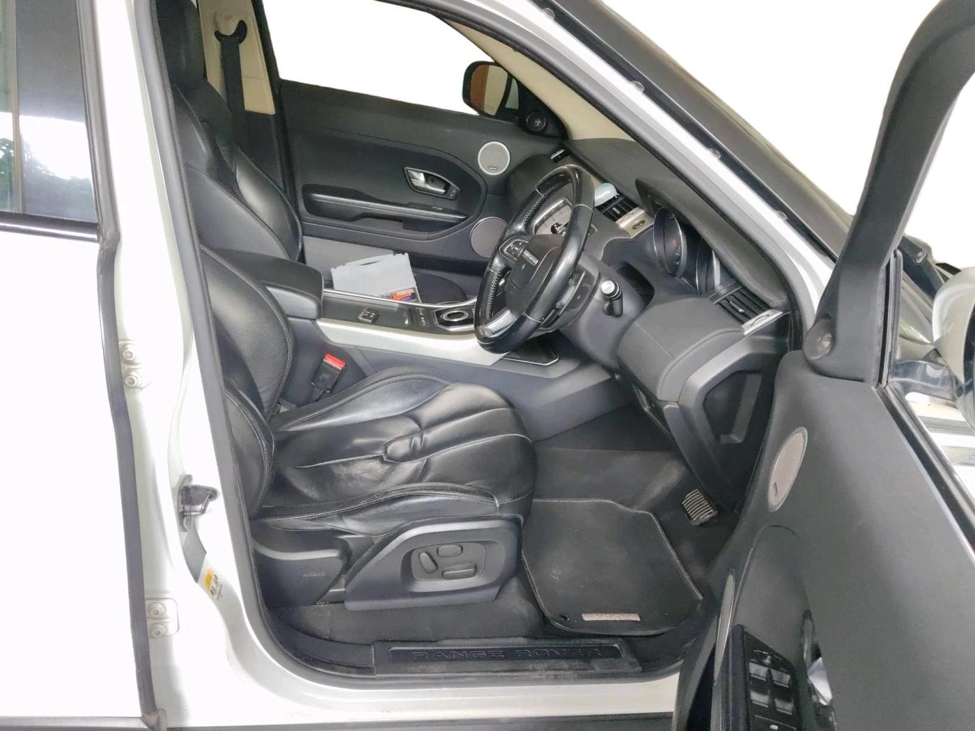 2012 Landrover Range Rover Evoque PURE SD4, Diesel, Automatic, 1,24,652 km, interior
