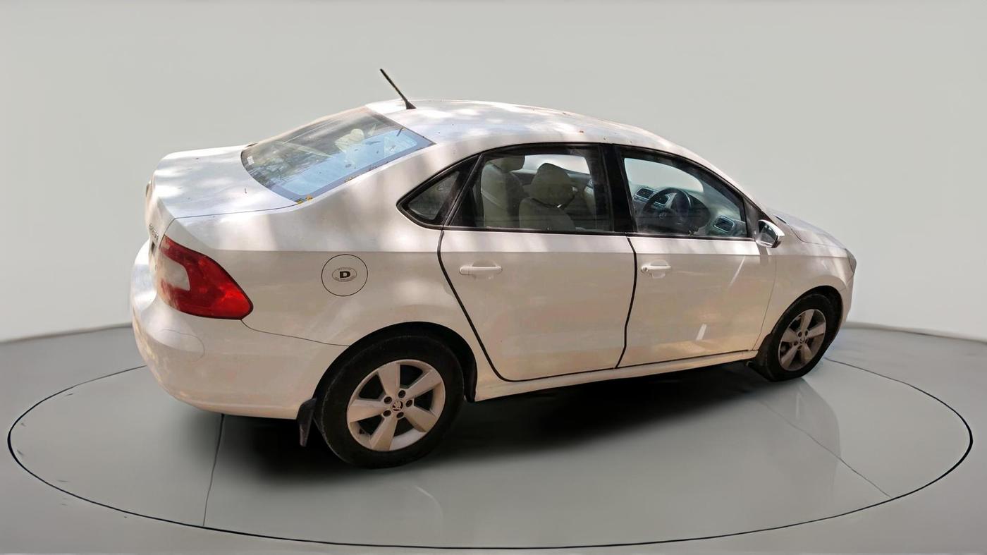 2016 Skoda Rapid 1.5 TDI CR STYLE PLUS AT, Diesel, Automatic, 1,69,016 km, exterior