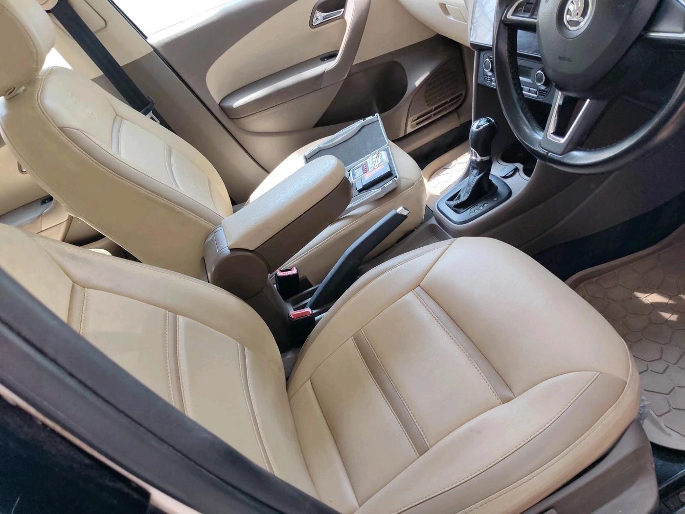 2016 Skoda Rapid 1.5 TDI CR STYLE PLUS AT, Diesel, Automatic, 1,69,016 km, interior
