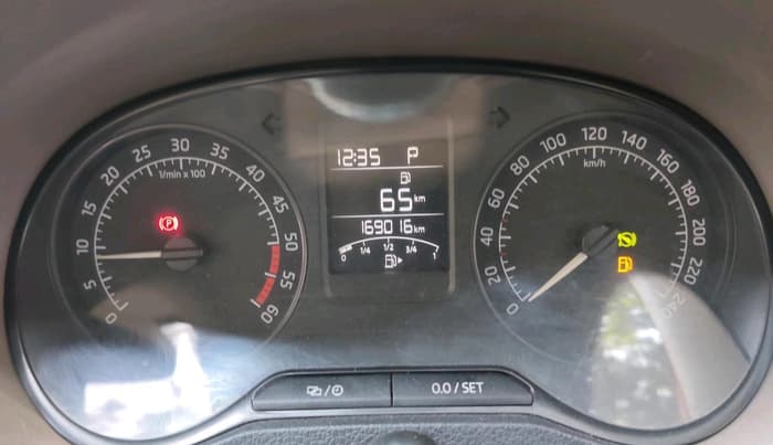 2016 Skoda Rapid 1.5 TDI CR STYLE PLUS AT, Diesel, Automatic, 1,69,016 km, interior