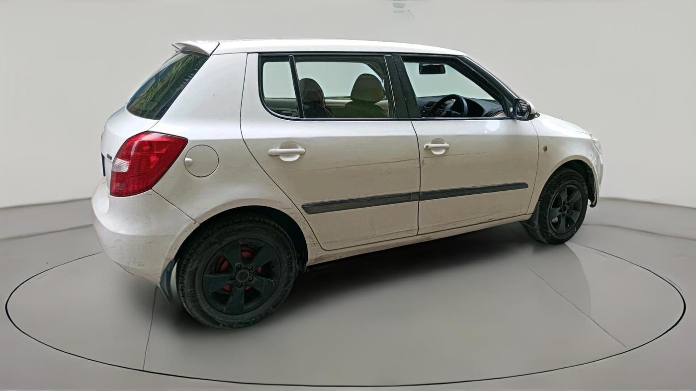 2011 Skoda Fabia ELEGANCE 1.2 TDI, Diesel, Manual, 1,37,540 km, exterior