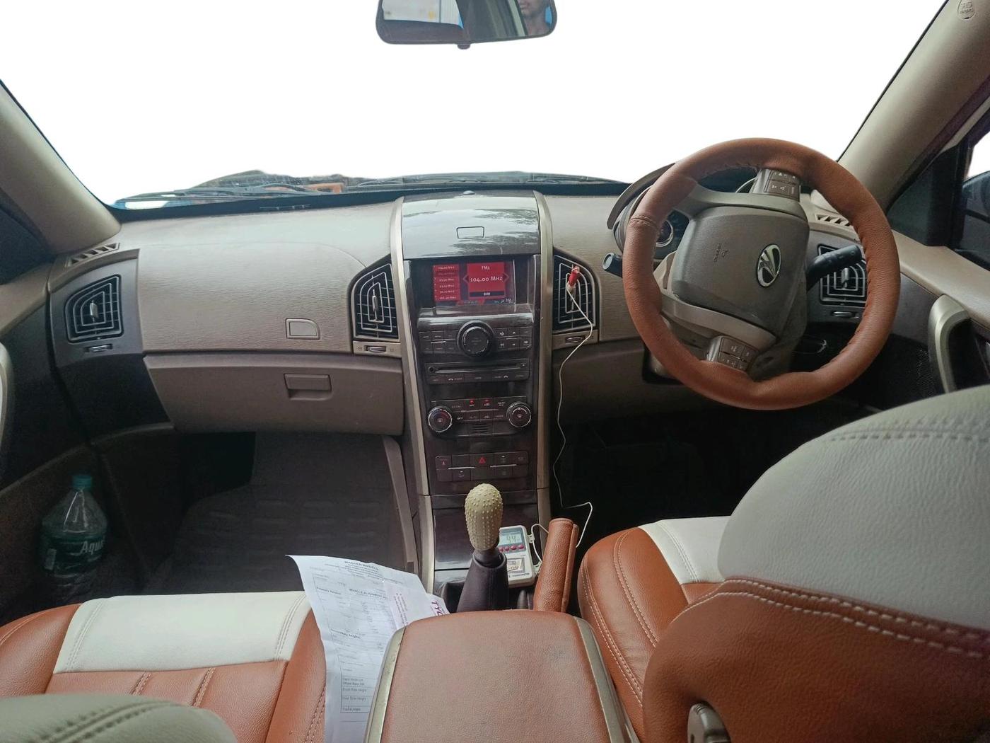 2014 Mahindra XUV500 W8, Diesel, Manual, 1,49,545 km, interior