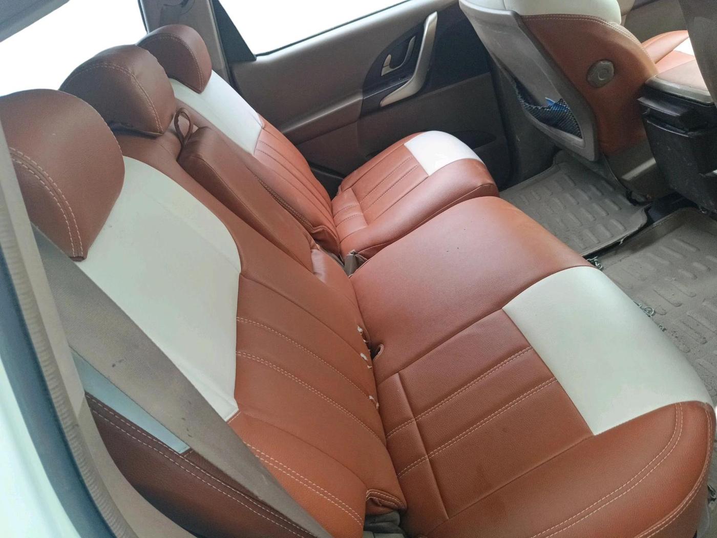 2014 Mahindra XUV500 W8, Diesel, Manual, 1,49,545 km, interior