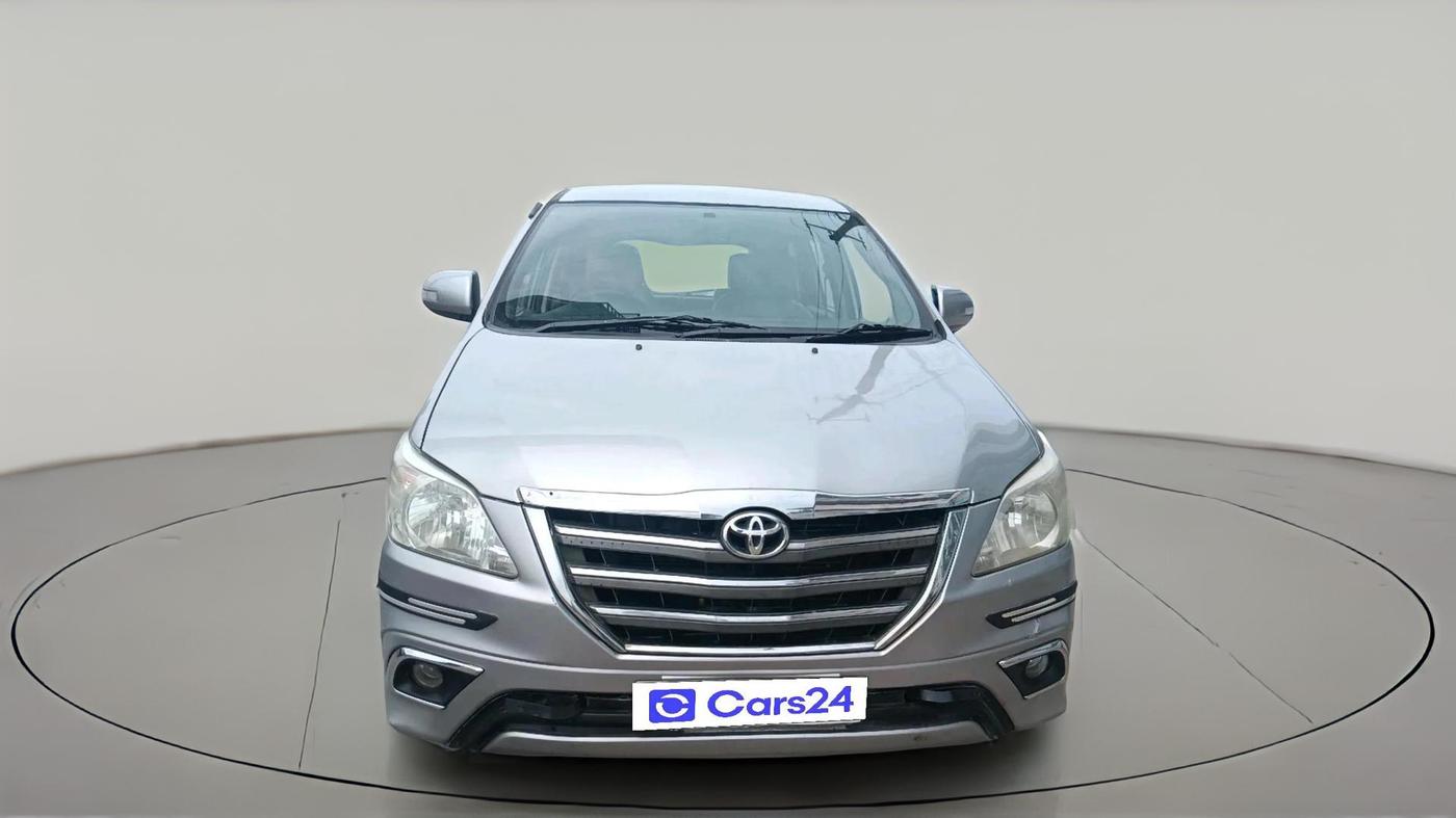 2015 Toyota Innova 2.5 ZX 7 STR, Diesel, Manual, 1,96,646 km, exterior