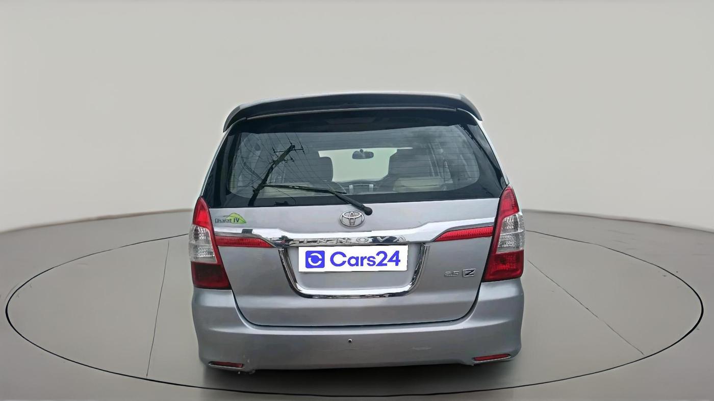 2015 Toyota Innova 2.5 ZX 7 STR, Diesel, Manual, 1,96,646 km, exterior