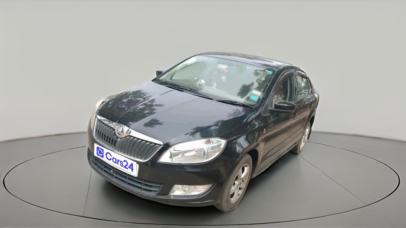 2013 Skoda Rapid ELEGANCE 1.6 TDI CR MT, Diesel, Manual, 1,39,085 km, exterior