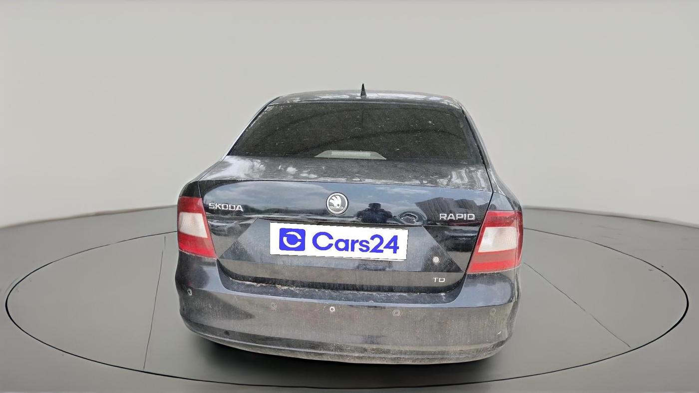 2013 Skoda Rapid ELEGANCE 1.6 TDI CR MT, Diesel, Manual, 1,39,085 km, exterior