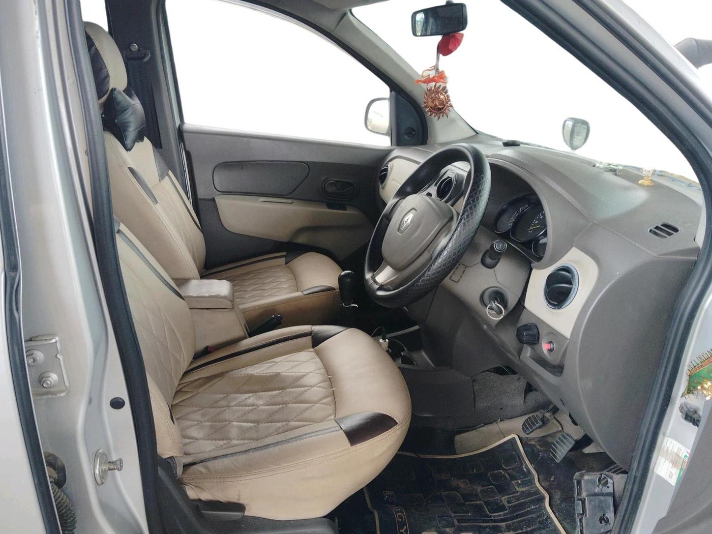 2017 Renault Lodgy 85 PS RXE 8 STR, Diesel, Manual, 1,92,205 km, interior