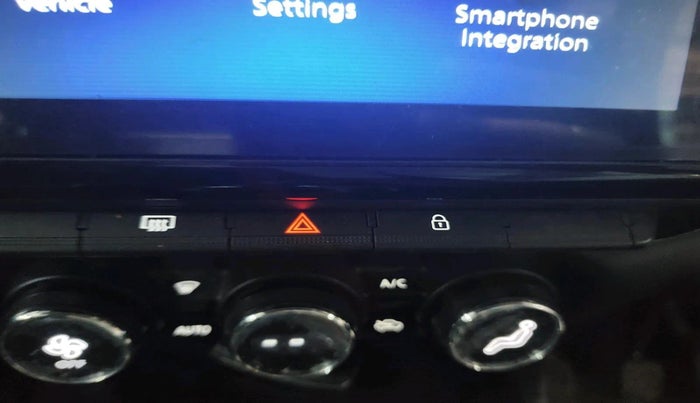 2025 Nissan MAGNITE N-Connecta B4D 1.0 Petrol MT, Petrol, Manual, 14,615 km, interior