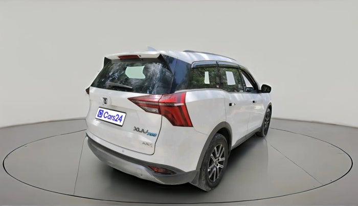2022 Mahindra XUV700 AX 7 LUXURY D AT 7 STR, Diesel, Automatic, 1,06,124 km, exterior