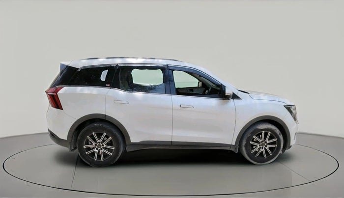 2022 Mahindra XUV700 AX 7 LUXURY D AT 7 STR, Diesel, Automatic, 1,06,124 km, exterior