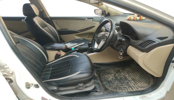 2013 Hyundai Verna FLUIDIC 1.6 CRDI SX, Diesel, Manual, 76,207 km, interior