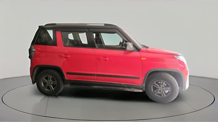 2019 Mahindra TUV300 T10, Diesel, Manual, 1,72,982 km, exterior