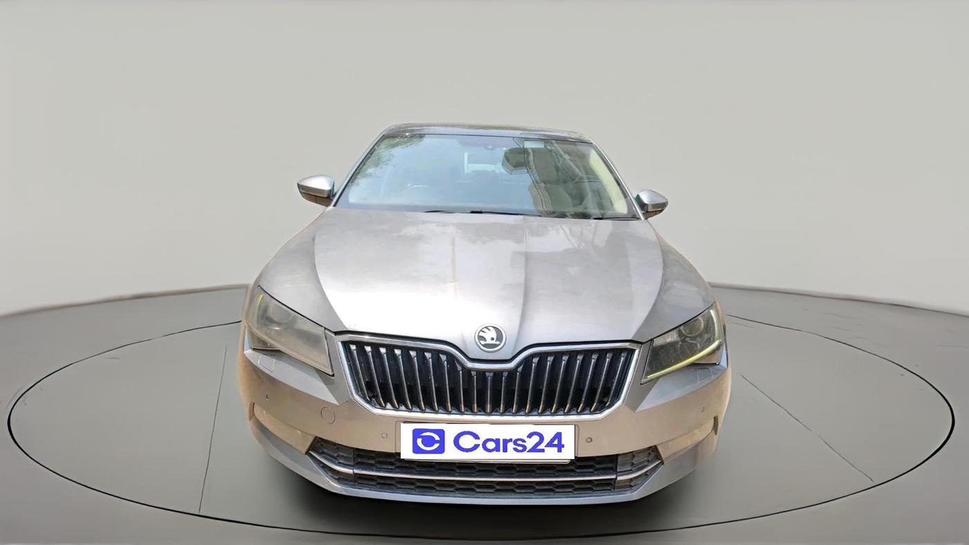 2016 Skoda Superb L&K 2.0 TDI AT, Diesel, Automatic, 1,37,788 km, exterior