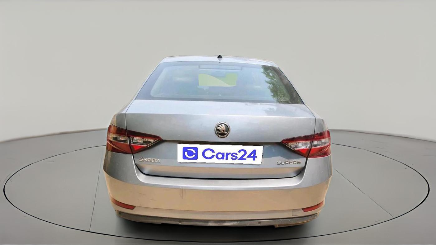 2016 Skoda Superb L&K 2.0 TDI AT, Diesel, Automatic, 1,37,788 km, exterior