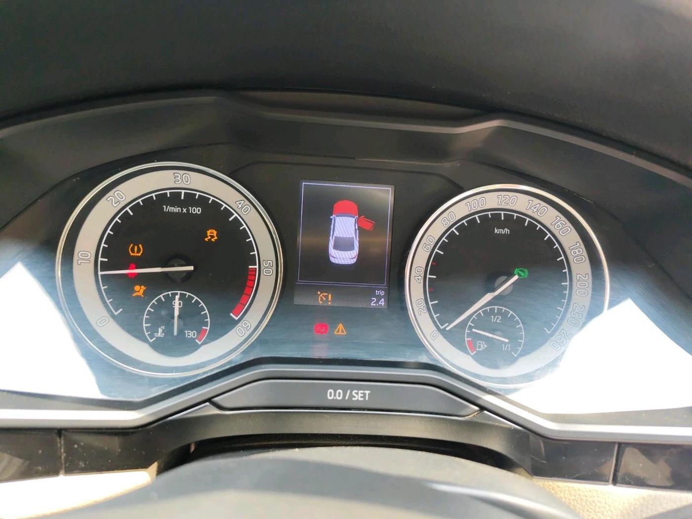 2016 Skoda Superb L&K 2.0 TDI AT, Diesel, Automatic, 1,37,788 km, interior