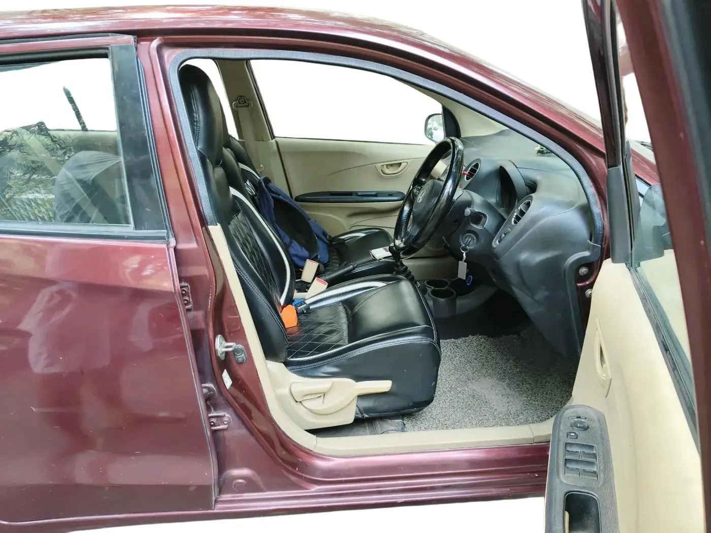 2014 Honda Amaze 1.2L I-VTEC S, CNG, Manual, 2,15,531 km, interior