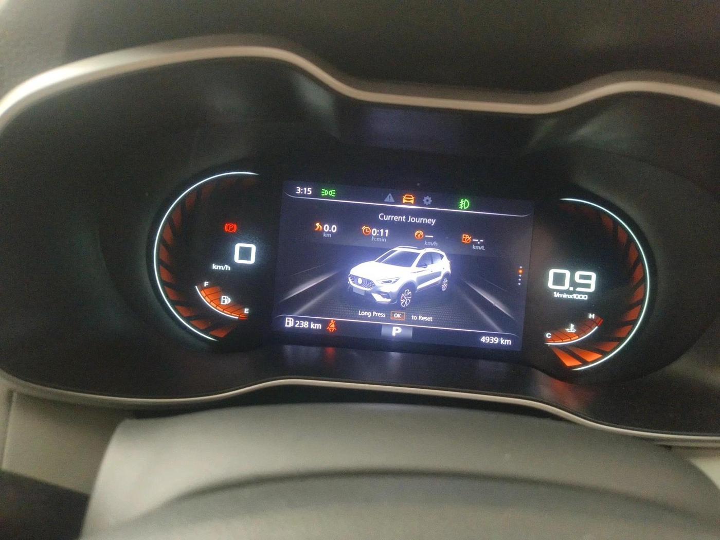 2024 MG ASTOR Select 1.5 CVT (Ivory), Petrol, Automatic, 4,939 km, interior
