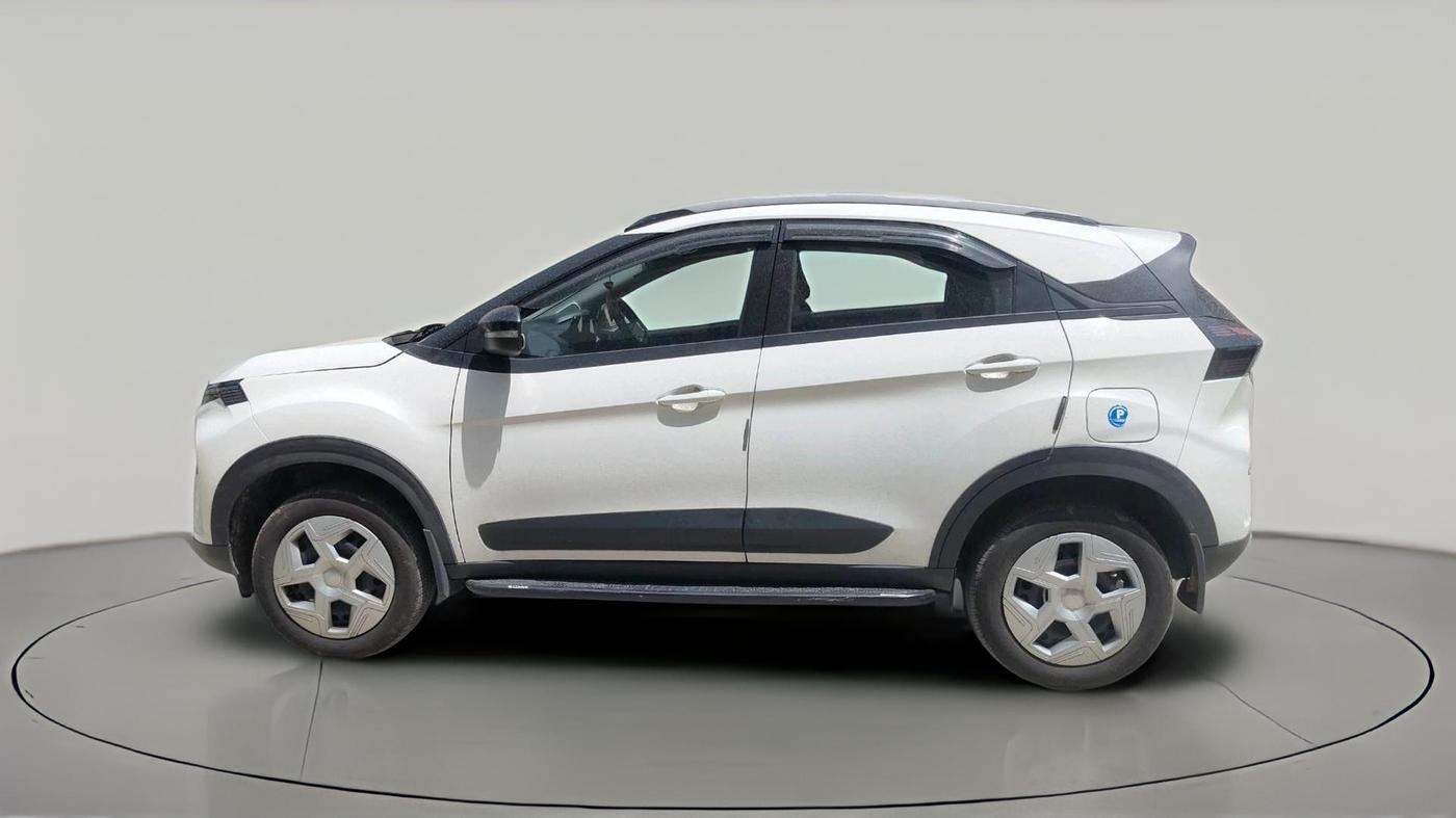 2025 Tata NEXON Pure Plus 1.2 iCNG 6MT, CNG, Manual, 19,142 km, exterior
