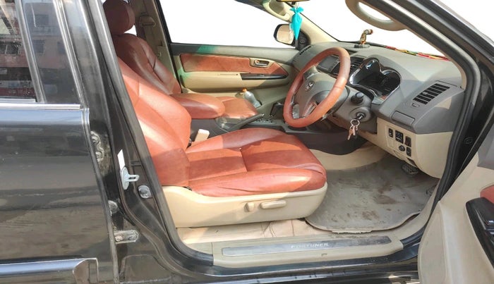 2012 Toyota Fortuner 3.0 4X2 AT, Diesel, Automatic, 1,44,759 km, interior