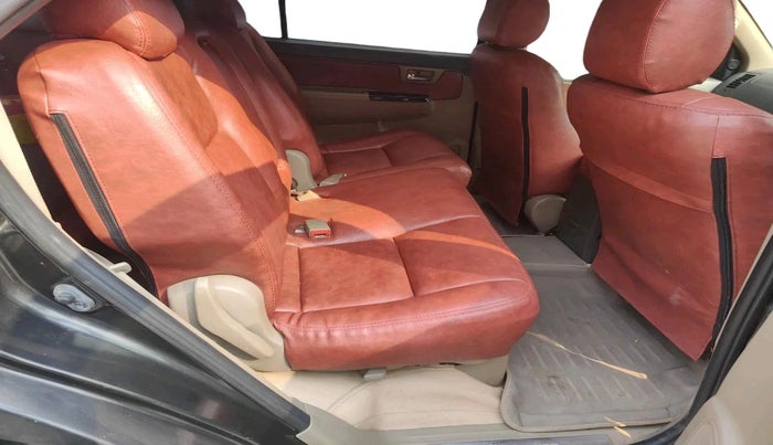 2012 Toyota Fortuner 3.0 4X2 AT, Diesel, Automatic, 1,44,759 km, interior