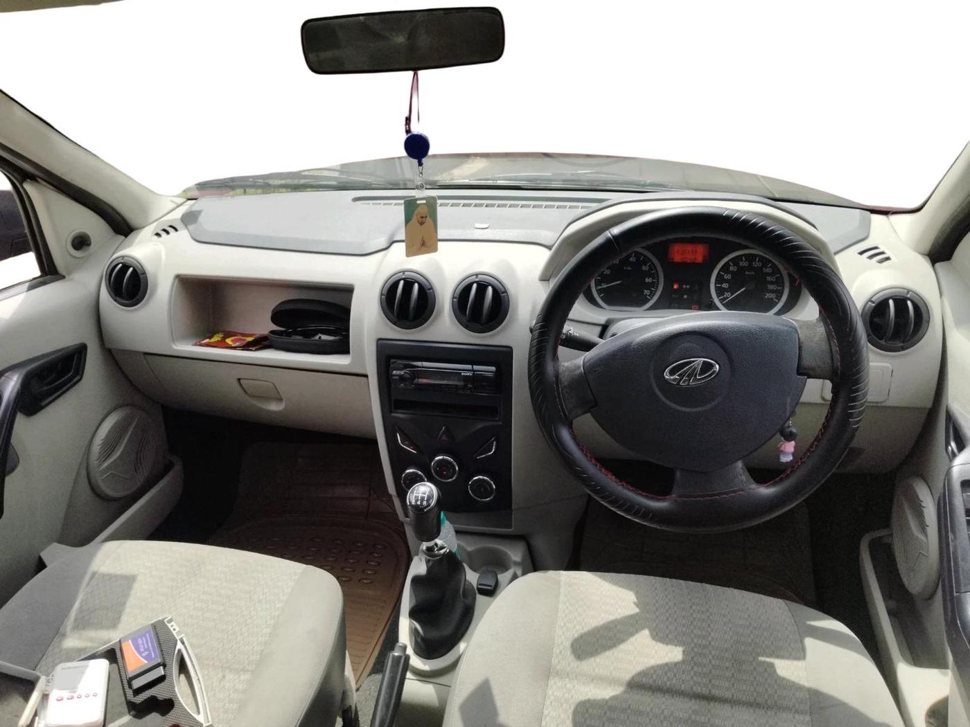 2013 Mahindra Verito 1.5 D4, Diesel, Manual, 2,17,347 km, interior
