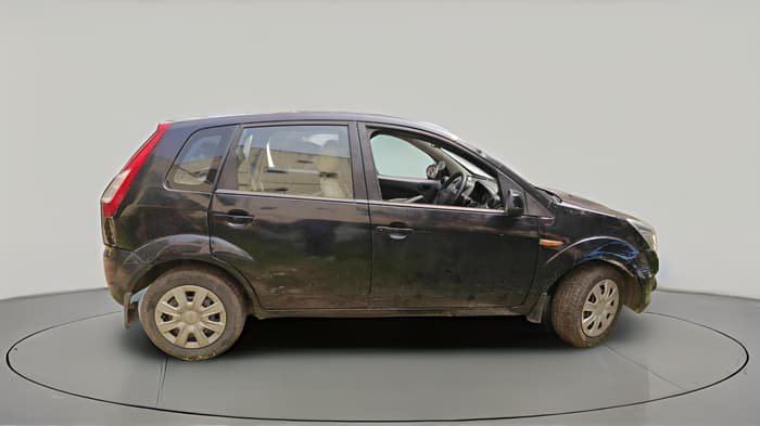 2014 Ford Figo ZXI 1.2 PETROL, Petrol, Manual, 1,06,582 km, exterior