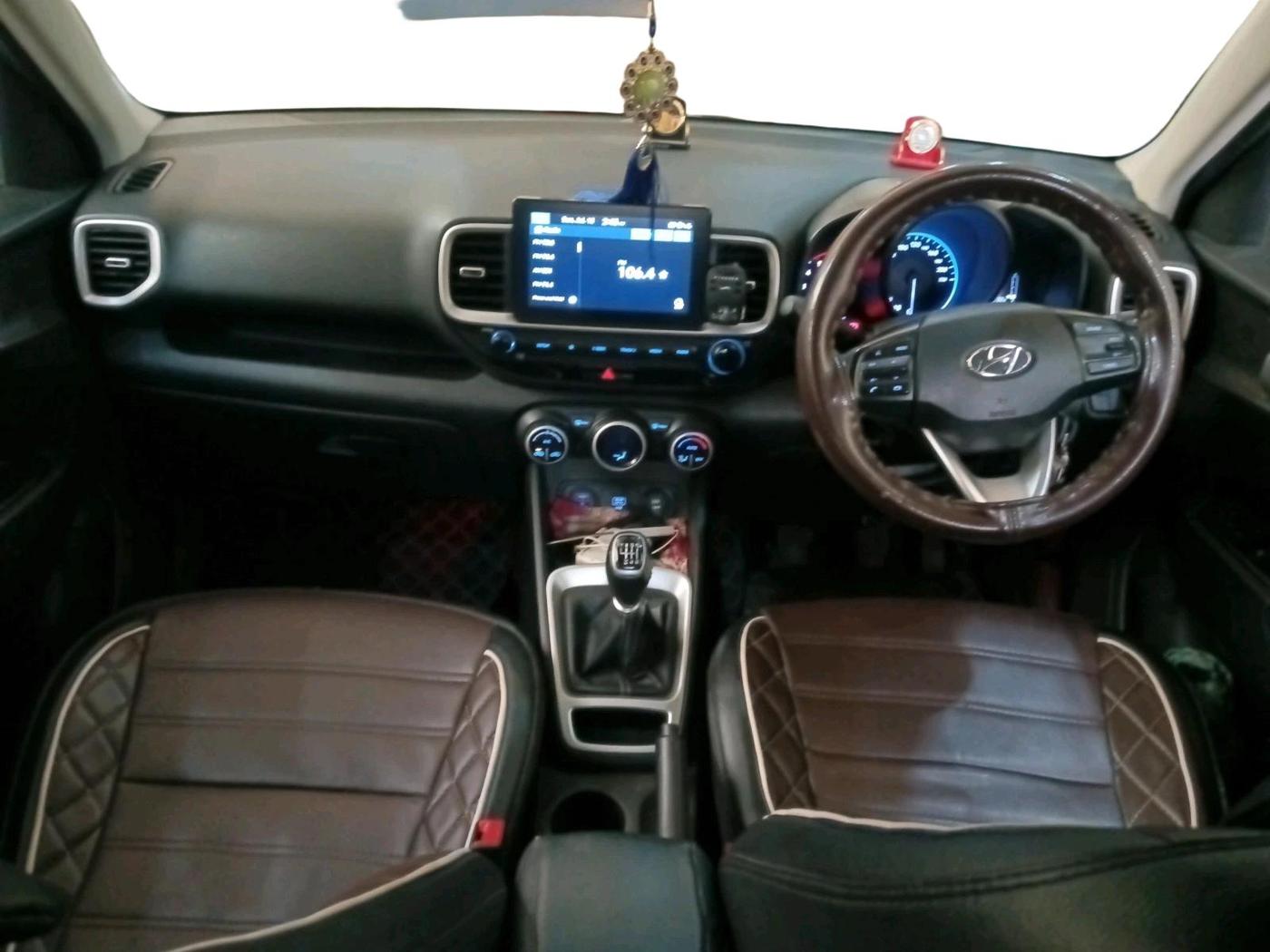 2021 Hyundai VENUE SX 1.5 CRDI, Diesel, Manual, 70,812 km, interior