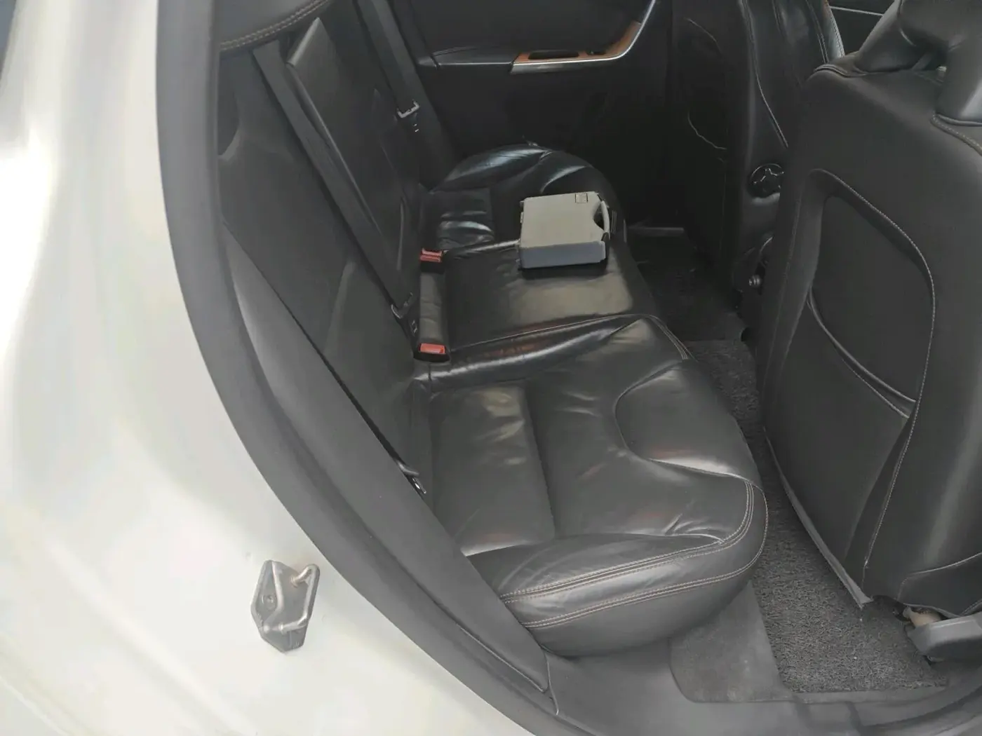 2014 Volvo XC 60 D5 SUMMUM, Diesel, Automatic, 89,542 km, interior